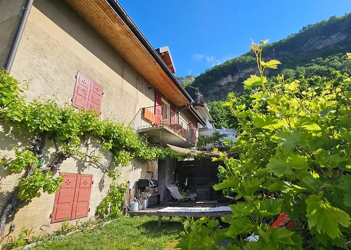 2 Pieces Entierement Renoves Proche Du Lac